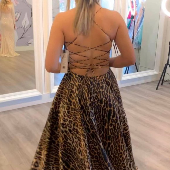 Sherri Hill Prom Dress - Picture 2 of 4